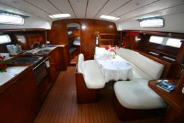 Beneteau 463 salon